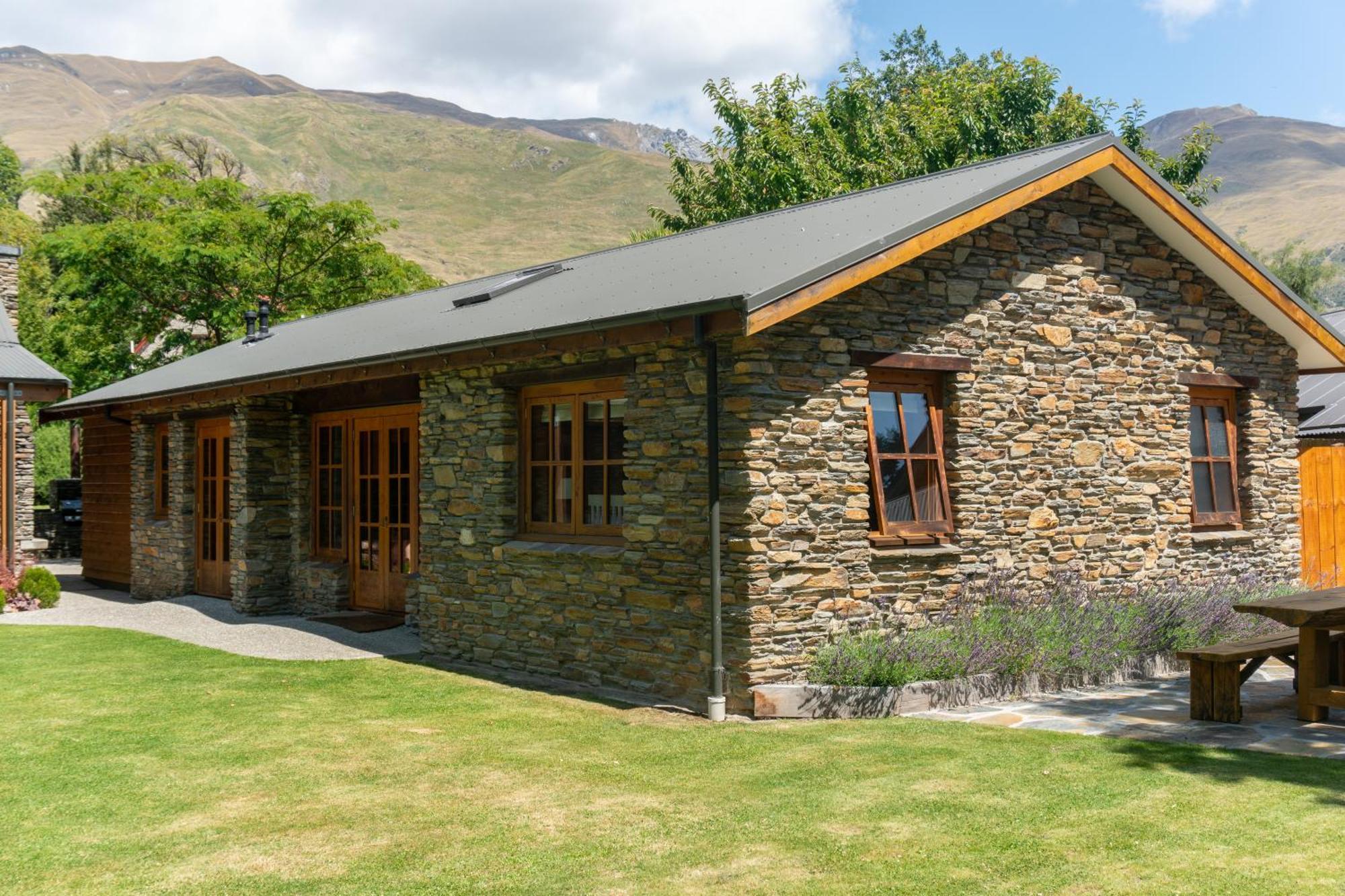 Wanaka Homestead Lodge & Cottages Zewnętrze zdjęcie